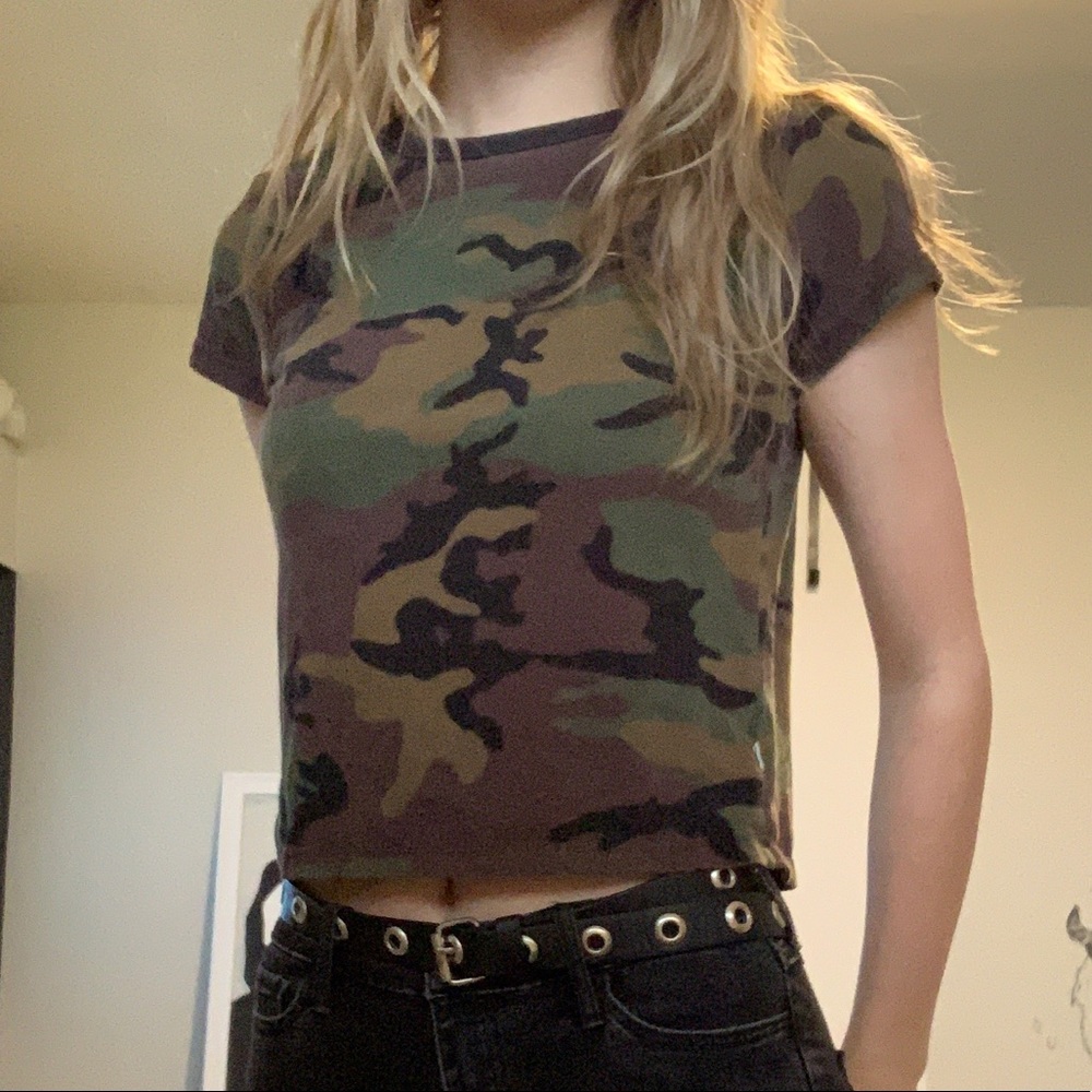 Cropped Camo Vans T-Shirt